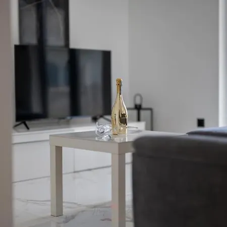 Strelitzia With Jacuzzi Daire Split