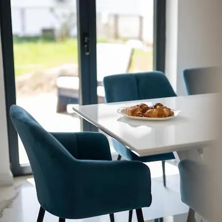 Strelitzia With Jacuzzi