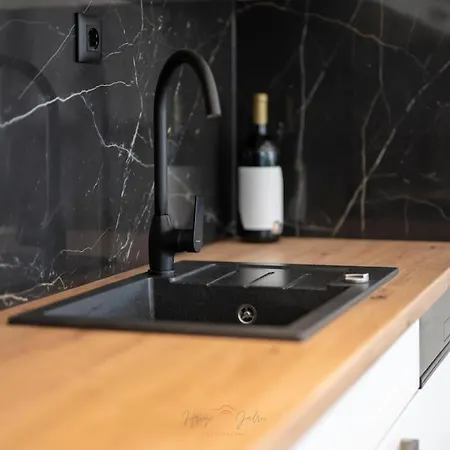 Strelitzia With Jacuzzi 公寓