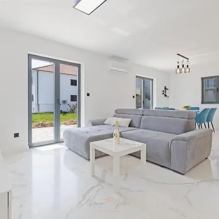 Strelitzia With Jacuzzi * 斯普利特