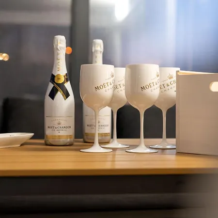 公寓 Strelitzia With Jacuzzi