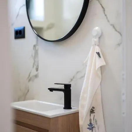 Apartment Strelitzia With Jacuzzi Split