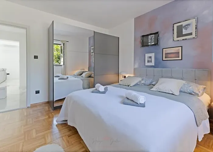 Apartment Strelitzia With Jacuzzi