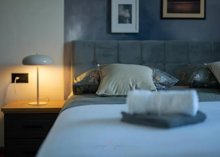 Strelitzia With Jacuzzi Apartament Split